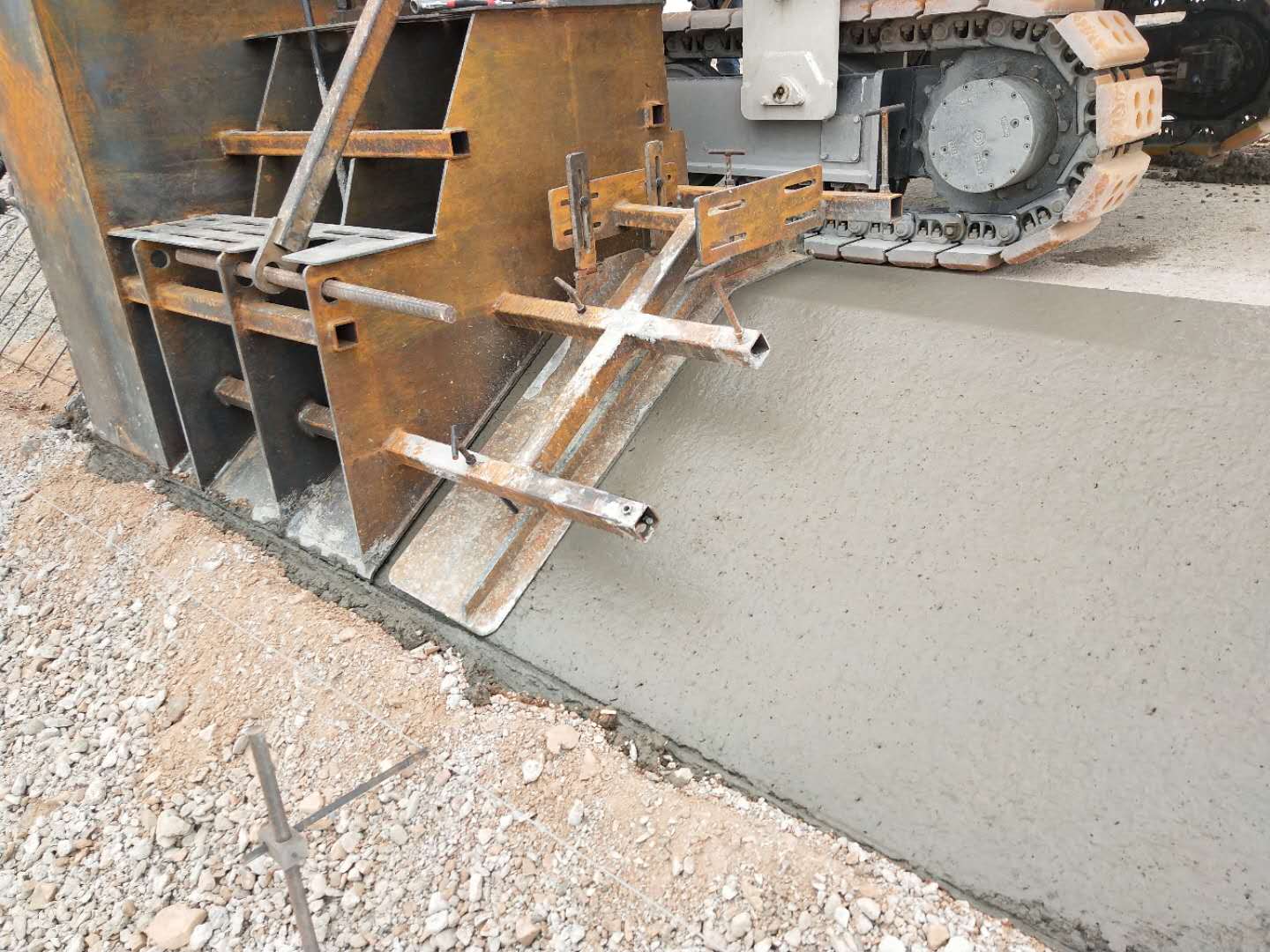 NC-1300�ڸ��C��Ȫ�R��ɽ����·��