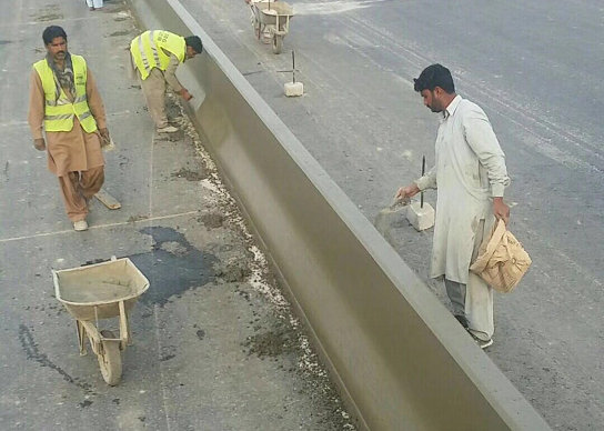 NC1300�ڰͻ�˹̹������·��ײ����Ĥʩ��